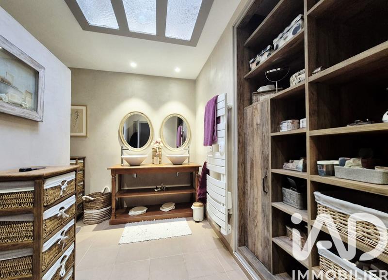 Maison - 244 m² - 6 pièces