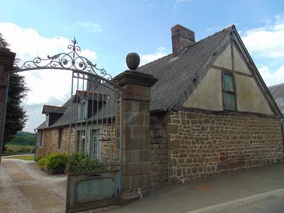 Maison - 320 m² - 13 pièces