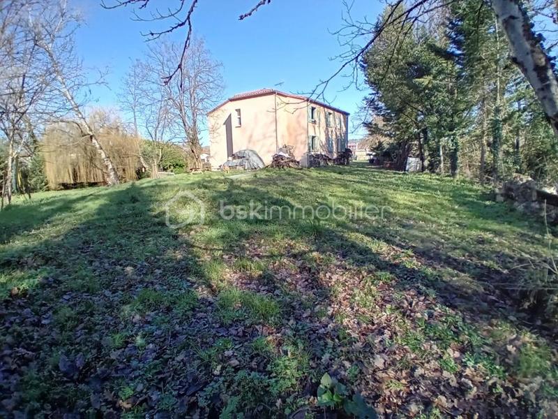 Maison - 260 m² - 12 pièces