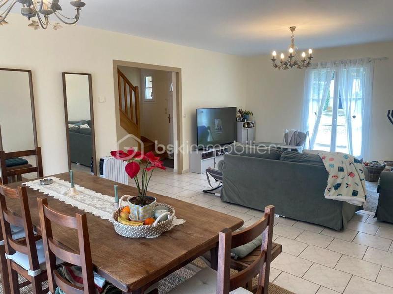 Maison - 140 m² - 8 pièces