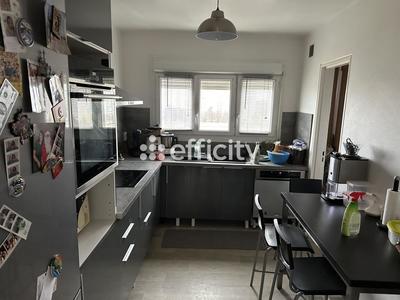 Appartement - 92 m² - 5 pièces