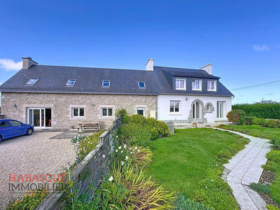 Maison - 253 m² - 12 pièces