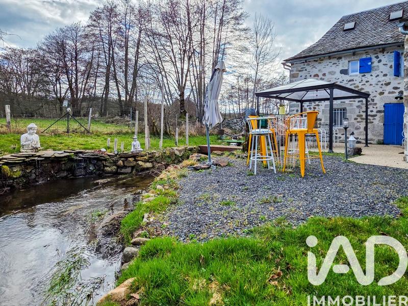 Maison - 225 m² - 9 pièces