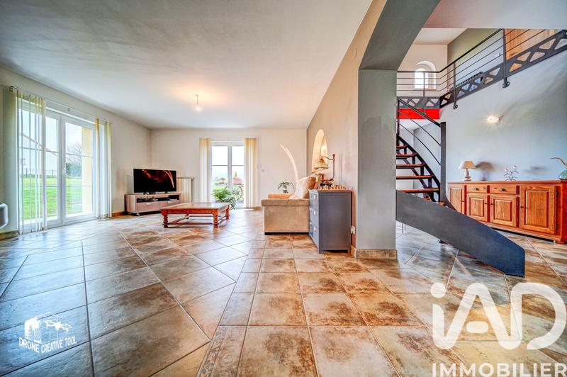 Maison - 274 m² - 8 pièces