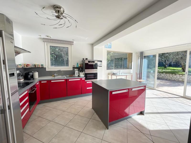 Maison - 300 m² - 10 pièces