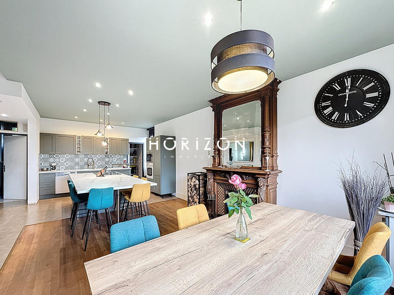 Maison - 202 m² - 7 pièces