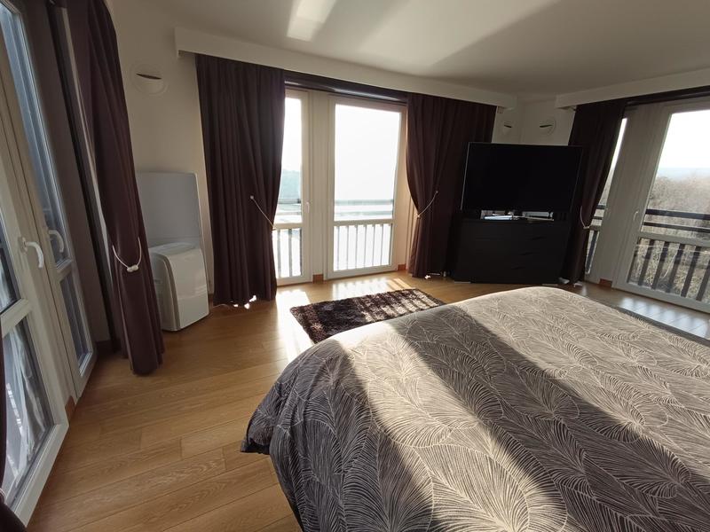 Appartement - 168 m² - 6 pièces