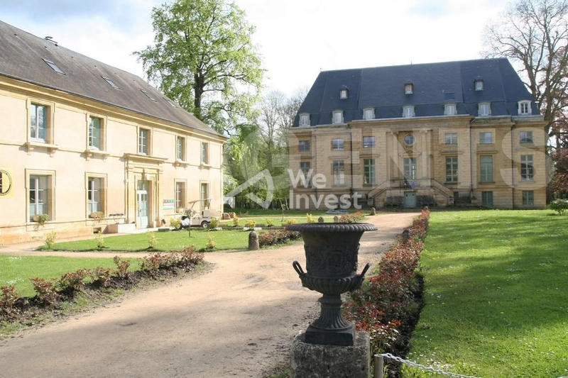 Château - 4 746 m² - 40 pièces