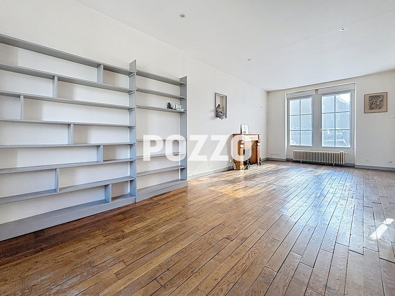 Maison - 215 m² - 8 pièces