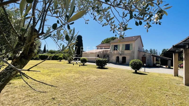 Villa - 238 m² - 8 pièces