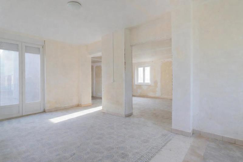 Maison - 280 m² - 8 pièces