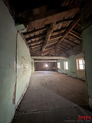 Maison - 275 m² - 8 pièces