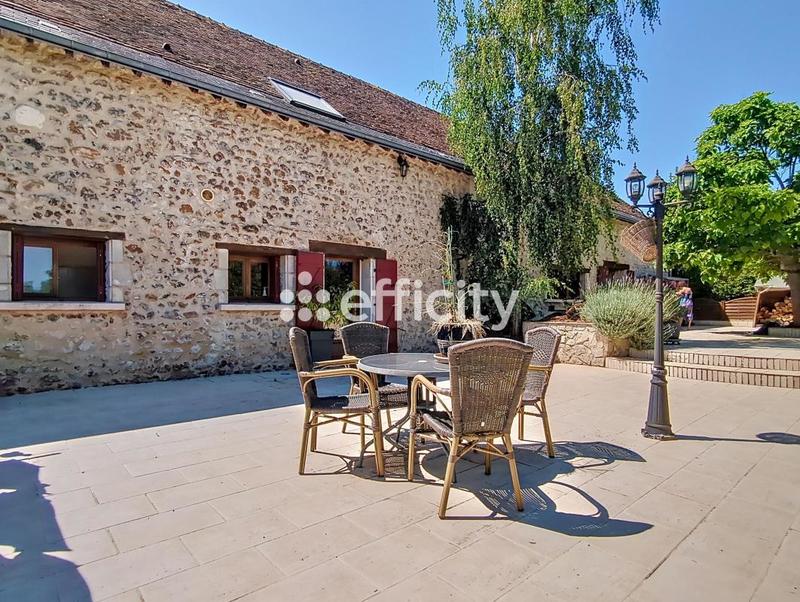 Maison - 244 m² - 10 pièces