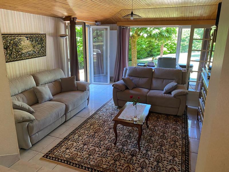 Propriété - 245 m² - 10 pièces