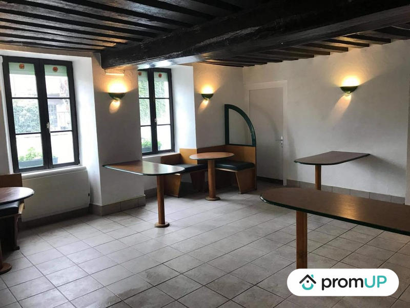 Maison - 295 m² - 9 pièces