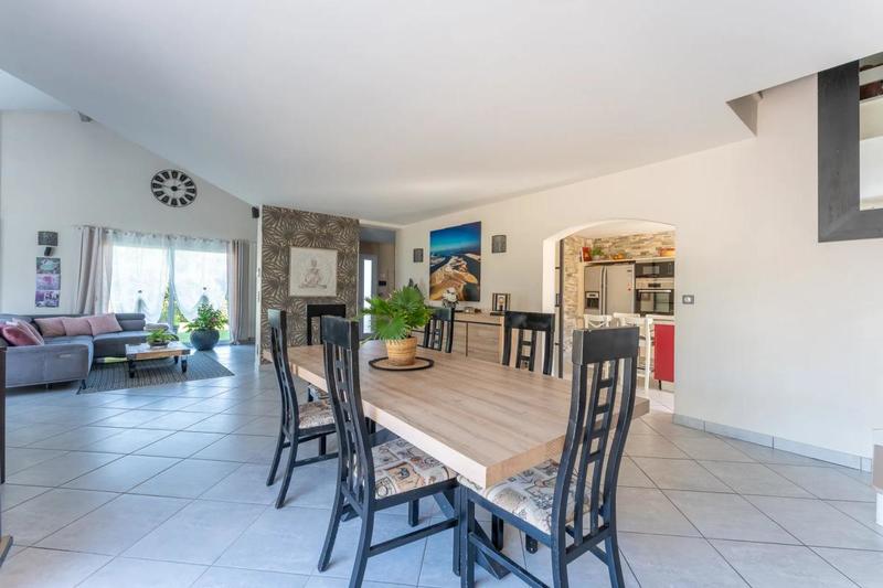 Maison - 196 m² - 6 pièces