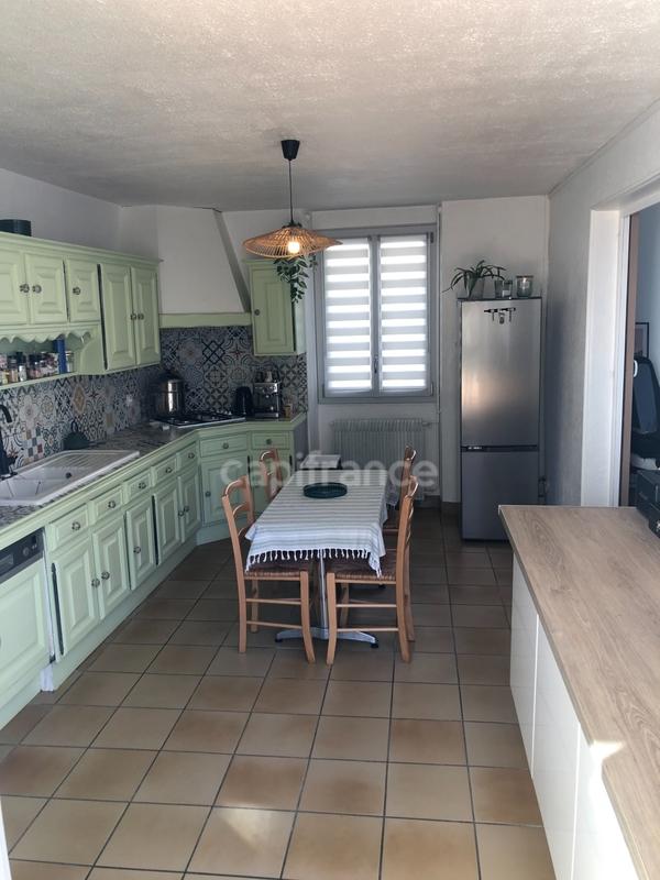 Propriété - 208 m² - 9 pièces