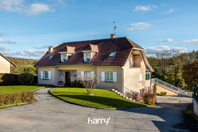 Maison - 350 m² - 13 pièces