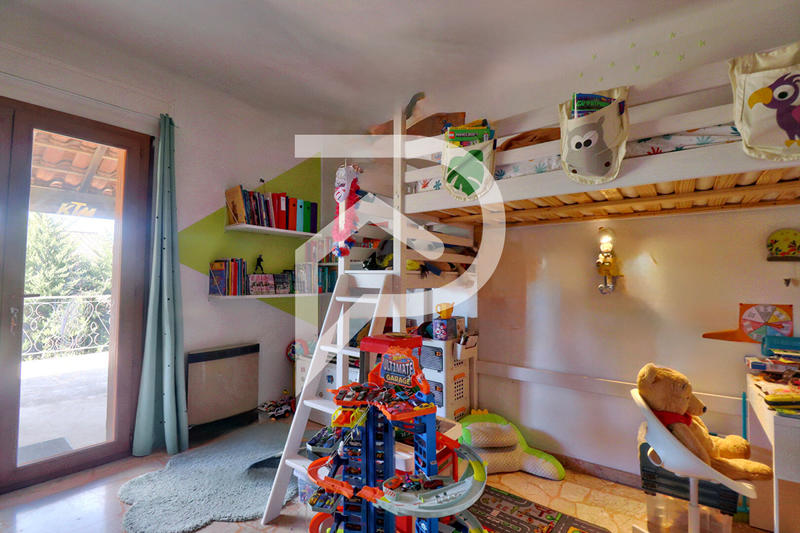 Villa - 243 m² - 5 pièces