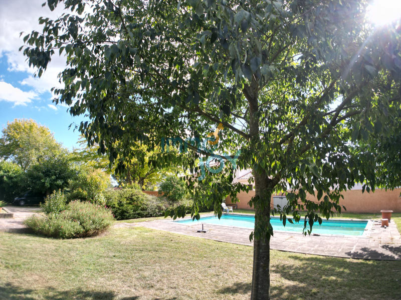 Maison - 245 m² - 7 pièces