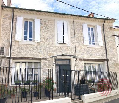 Maison bourgeoise - 140 m² - 5 pièces