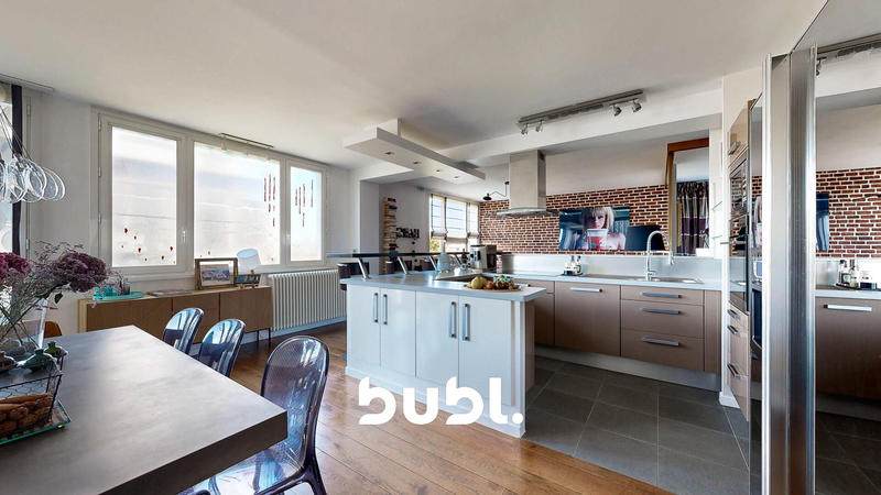 Appartement - 125 m² - 6 pièces