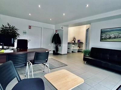 Bureau - 63 m² - 4 pièces