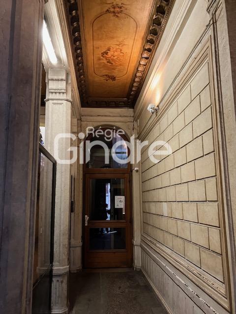 Bureau - 93 m² - 1 pièce