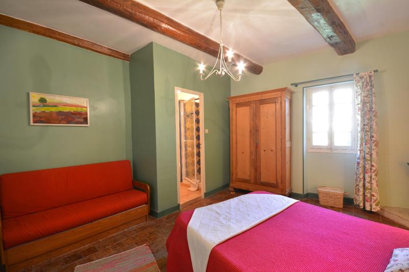 Maison - 241 m² - 9 pièces