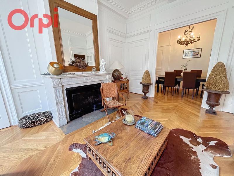 Appartement - 134 m² - 4 pièces