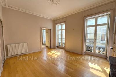 Appartement - 189 m² - 7 pièces
