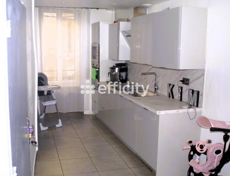 Immeuble - 207 m² - 14 pièces