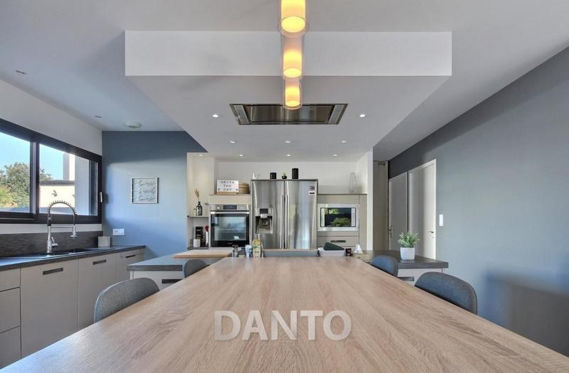 Maison - 161 m² - 5 pièces