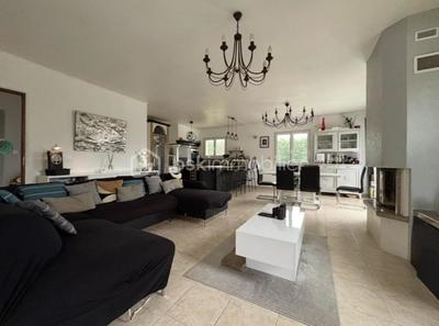 Maison - 144 m² - 7 pièces