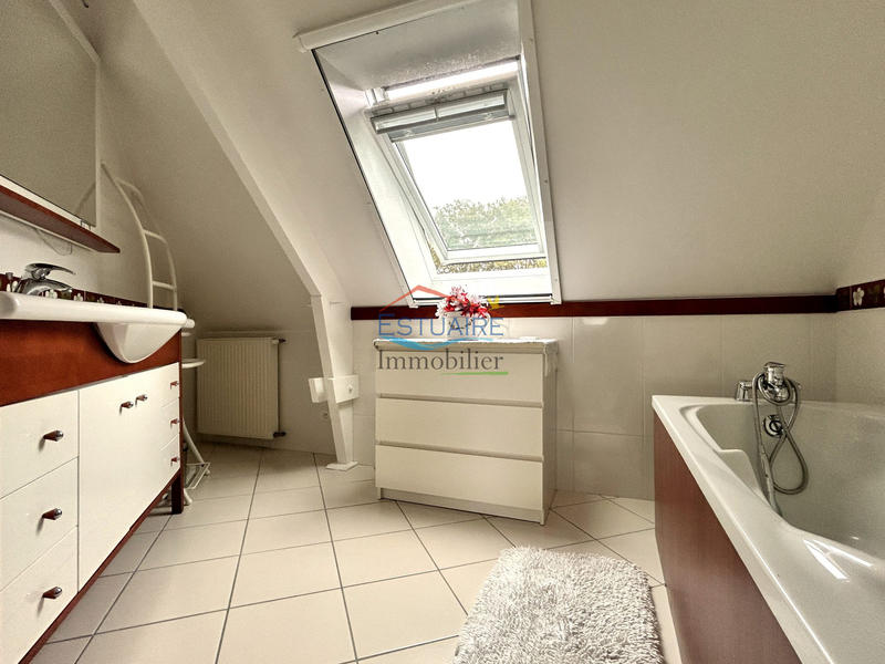 Maison traditionnelle - 161 m² - 6 pièces