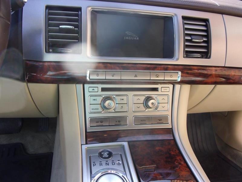 Jaguar Xf 2.7 V6d Bi-Turbo luxe premium boite auto