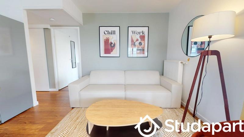 Chambre - 99 m² - 1 pièce