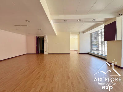 Local commercial - 70 m² - 2 pièces