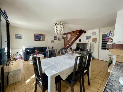 Maison - 92 m² - 5 pièces