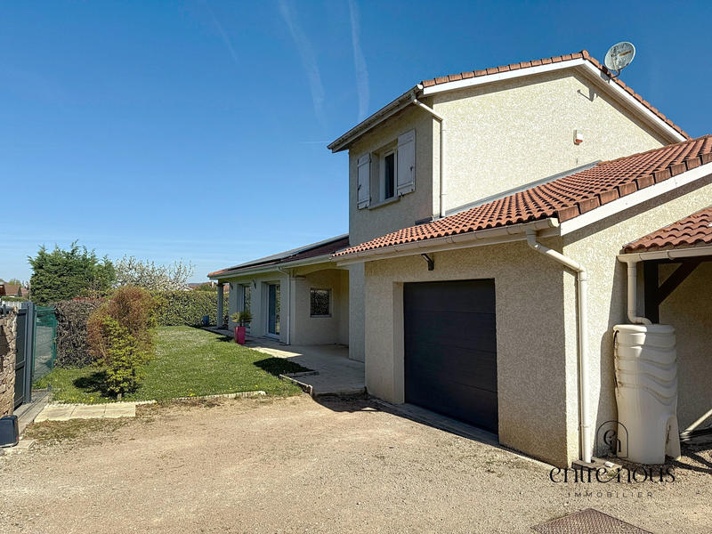 Maison - 250 m² - 5 pièces