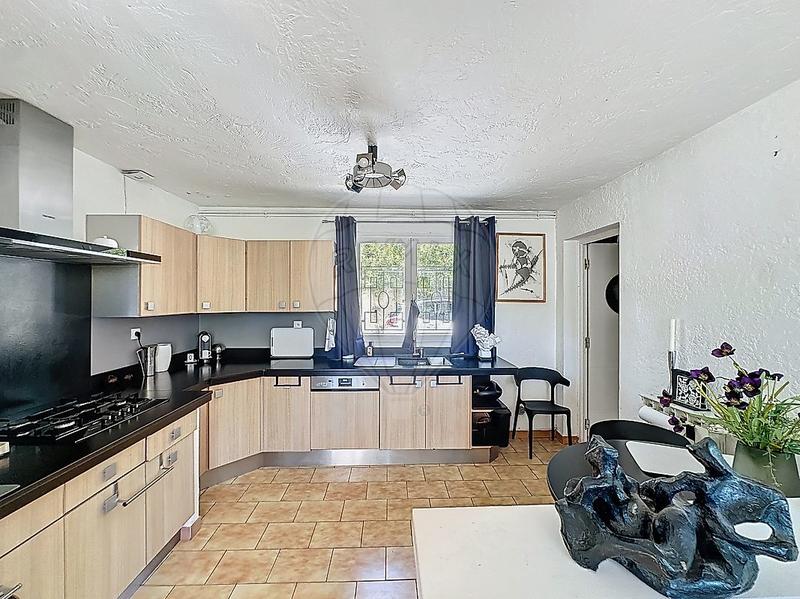 Maison - 157 m² - 6 pièces