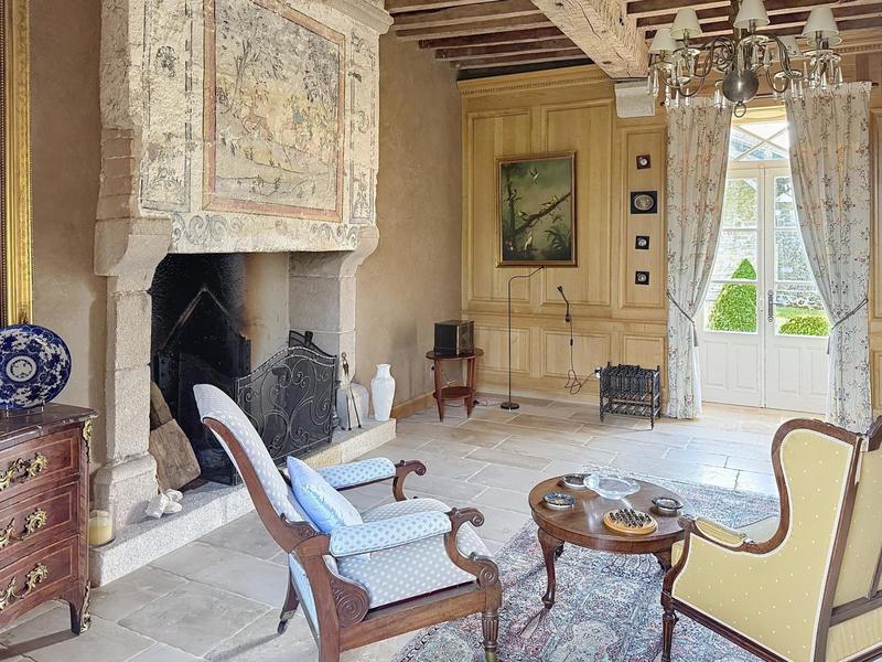 Maison - 304 m² - 9 pièces