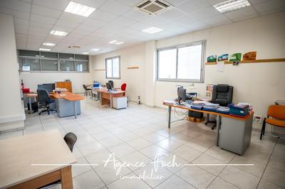 Bureau - 384 m² - 3 pièces