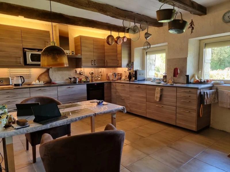 Maison - 226 m² - 6 pièces