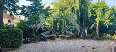 Maison - 210 m² - 8 pièces