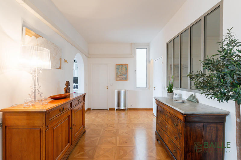 Appartement - 164 m² - 5 pièces