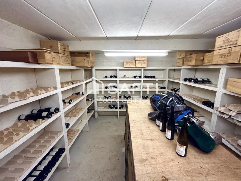 Maison - 202 m² - 7 pièces