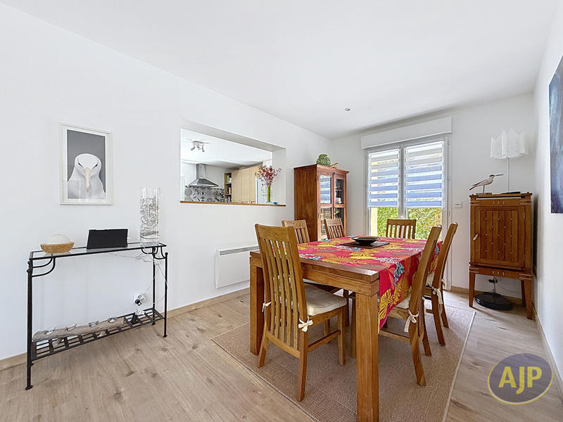 Maison - 104 m² - 4 pièces