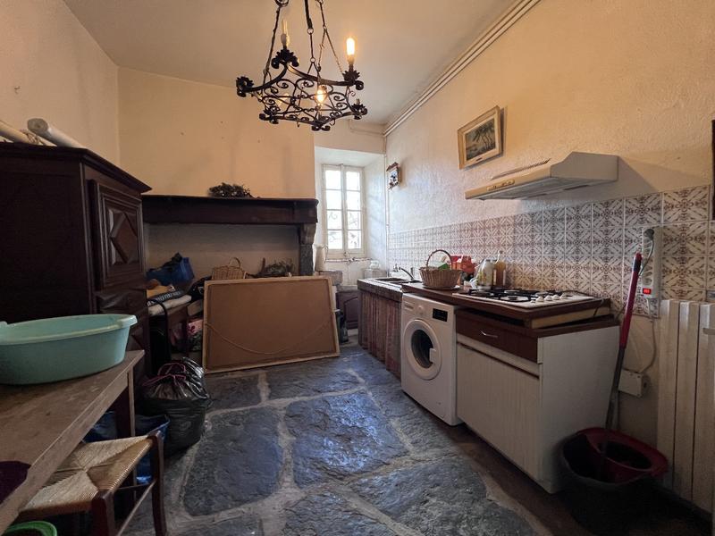 Maison - 275 m² - 10 pièces