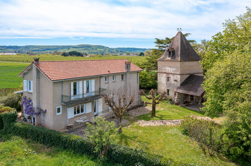 Maison - 208 m² - 9 pièces